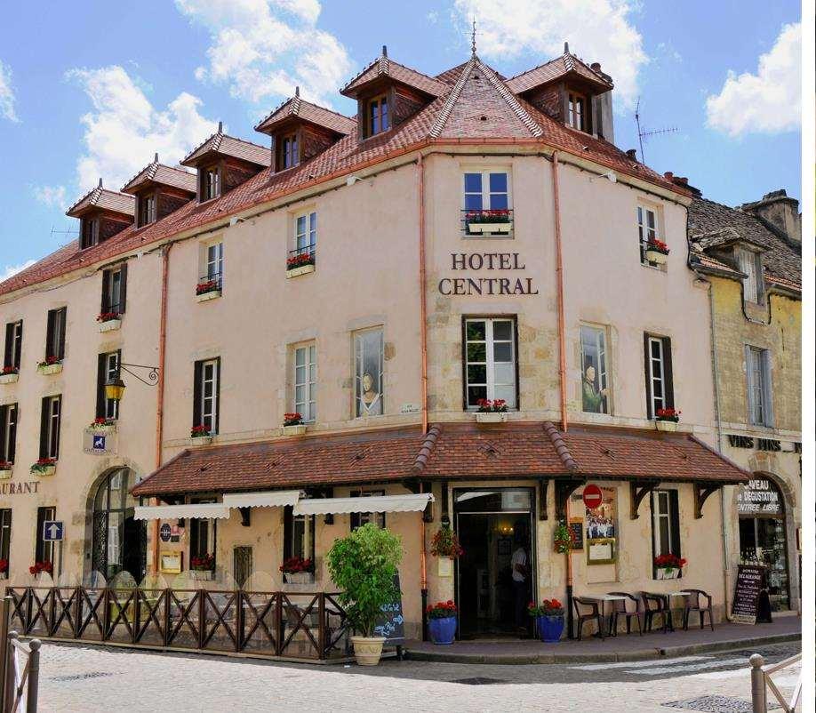 Le Central Boutique Hotel Бон Екстериор снимка