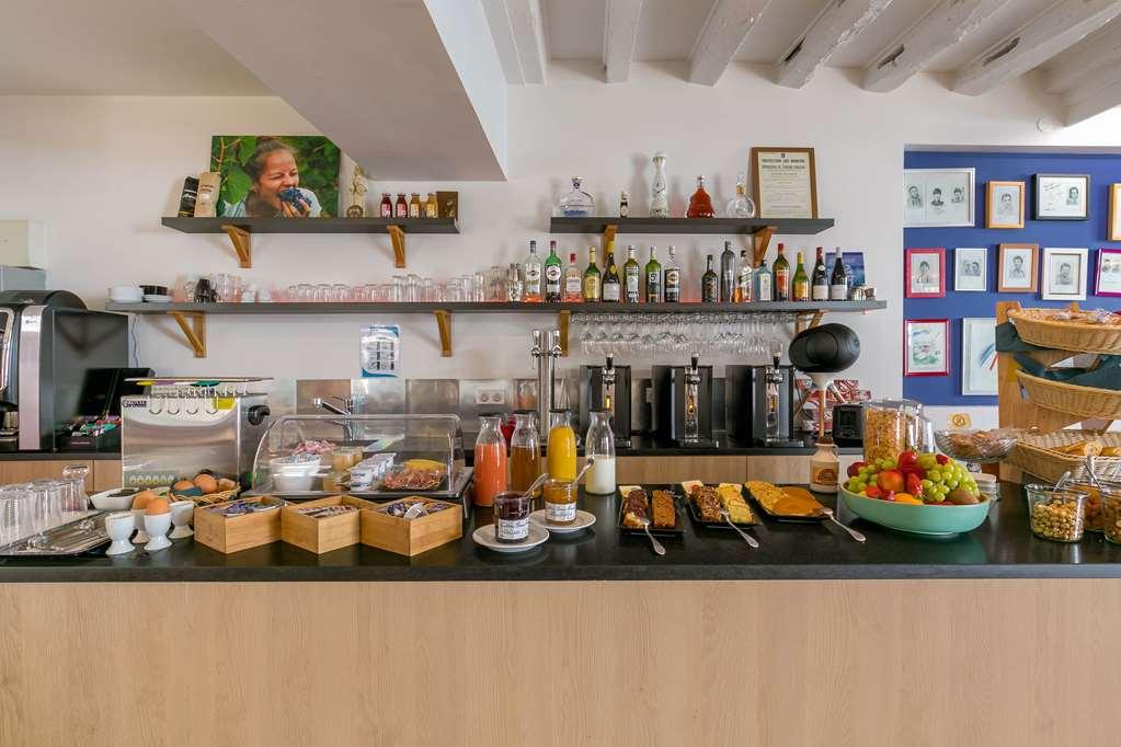 Le Central Boutique Hotel Бон Екстериор снимка