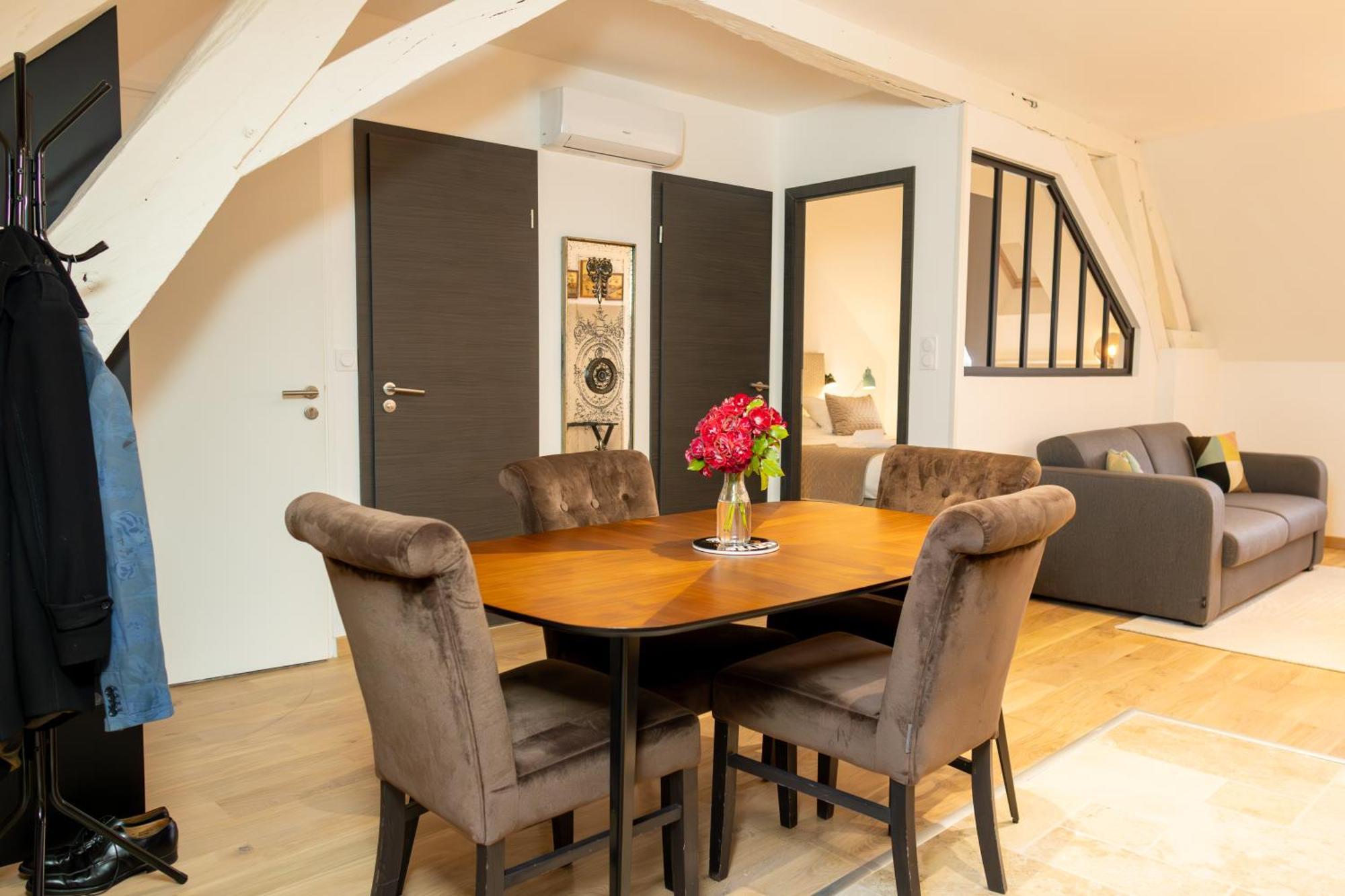 Le Central Boutique Hotel Бон Екстериор снимка