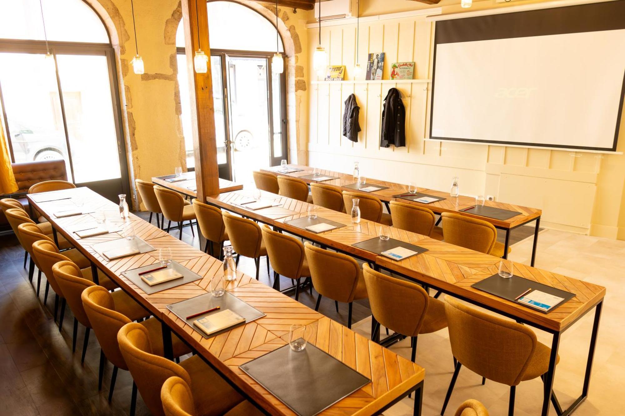 Le Central Boutique Hotel Бон Екстериор снимка