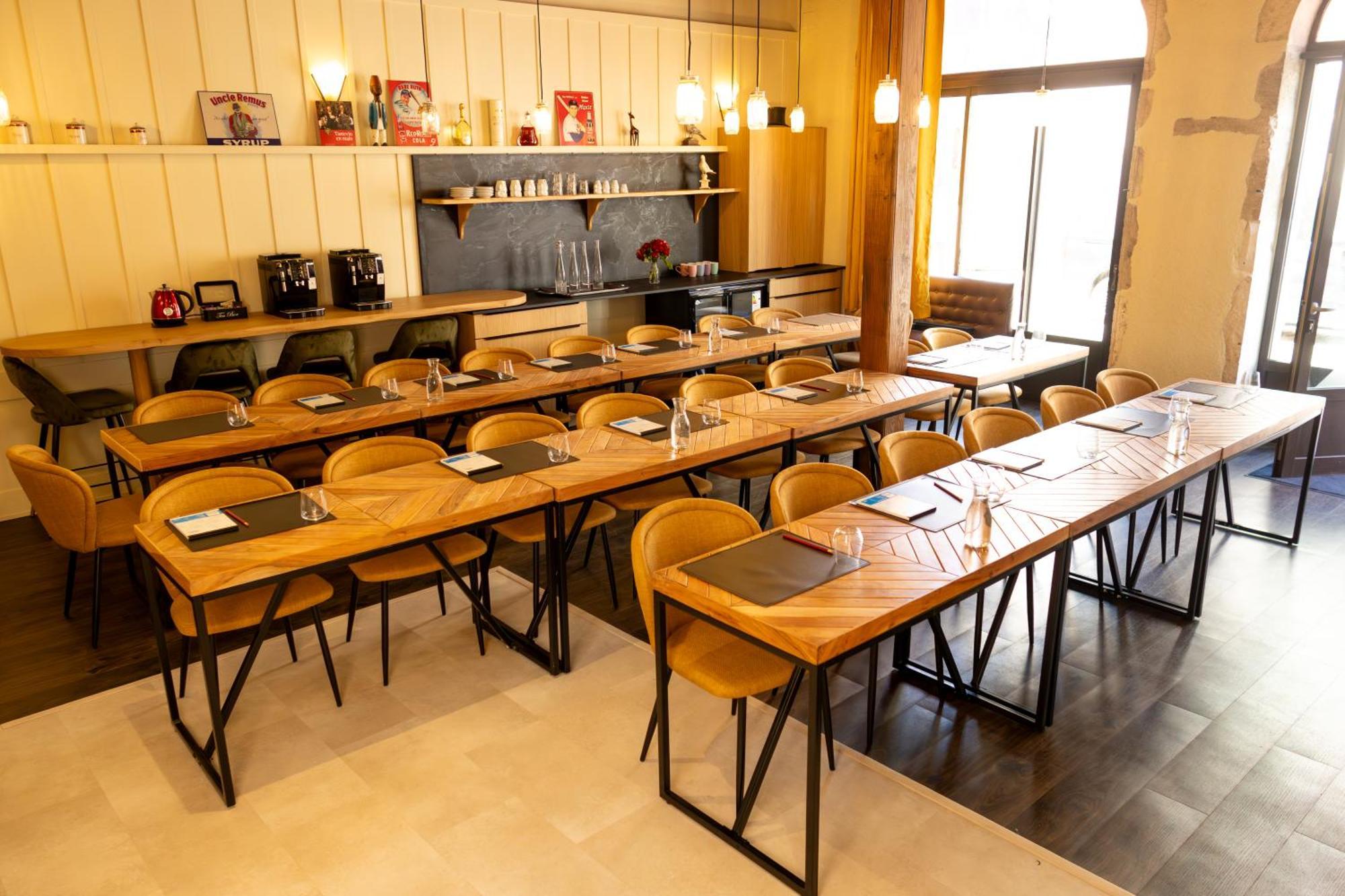 Le Central Boutique Hotel Бон Екстериор снимка
