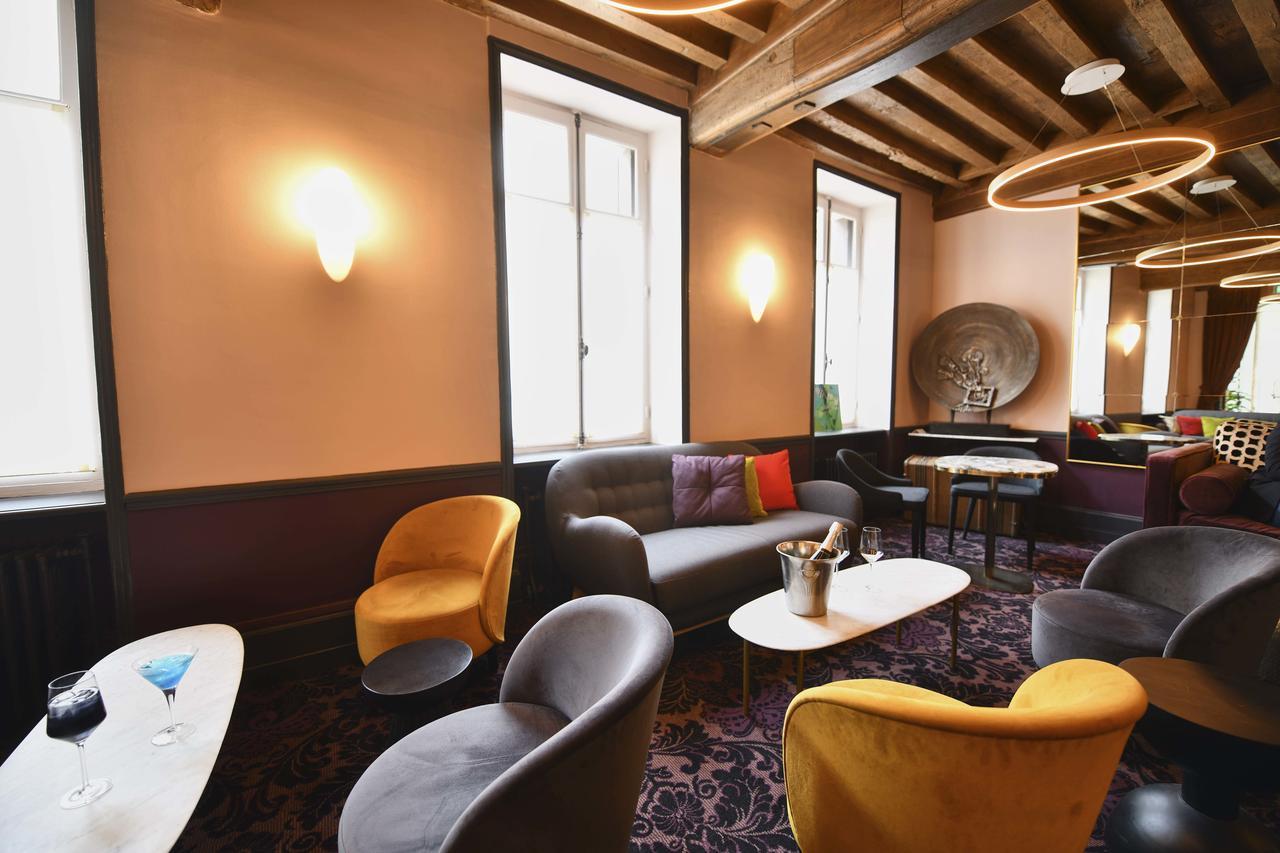 Le Central Boutique Hotel Бон Екстериор снимка